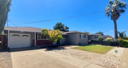 Building Photo - 1321 Evergreen Dr