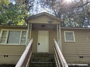 Building Photo - 213 Caulder Cir