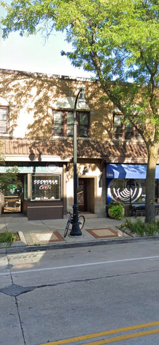 Building Photo - 4010 N Oakland Ave