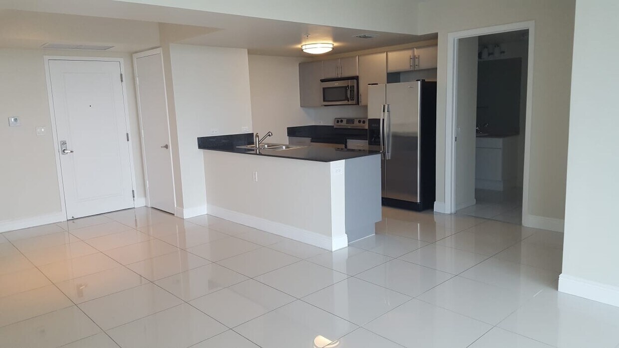 Foto principal - 1861 NW S River Dr
