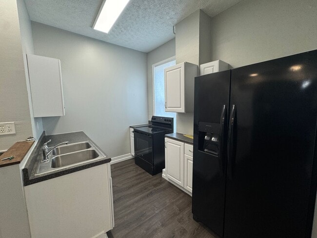 Foto del edificio - Available NOW! 3 Bed 2 Full Bath Townhome ...