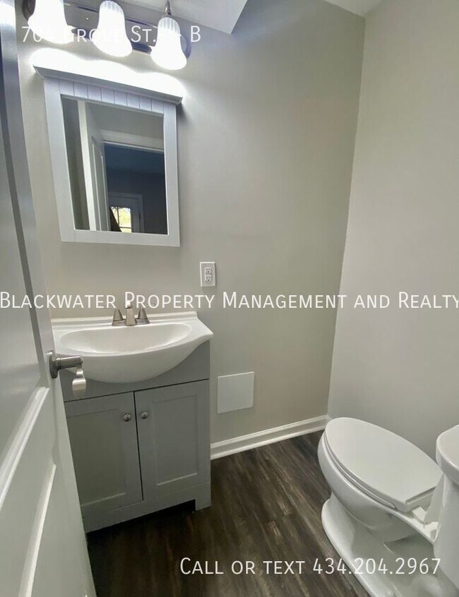 Building Photo - Two Bedroom Apartment in the Heart of Bedf...