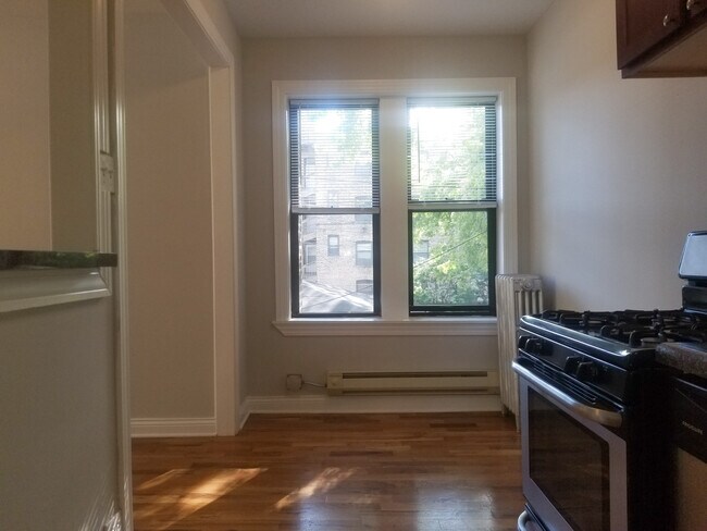 Foto del edificio - 4631 N Paulina St
