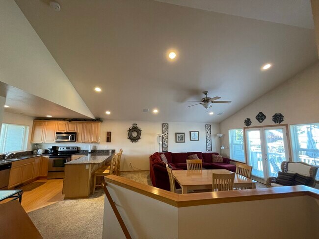 Foto del edificio - 221 Parkway Dr