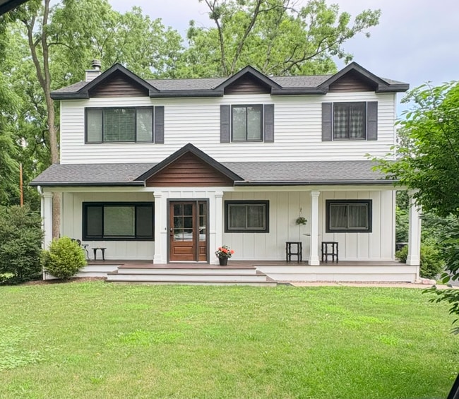 Building Photo - N2436 Shore View Dr