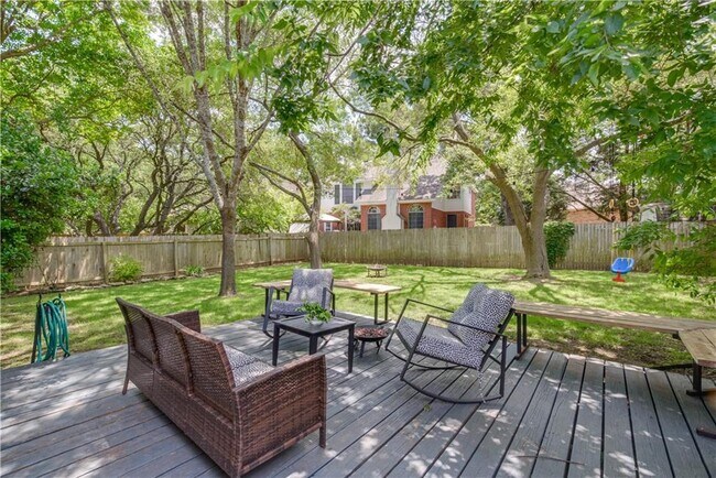 Foto del edificio - 4809 Whispering Valley Dr
