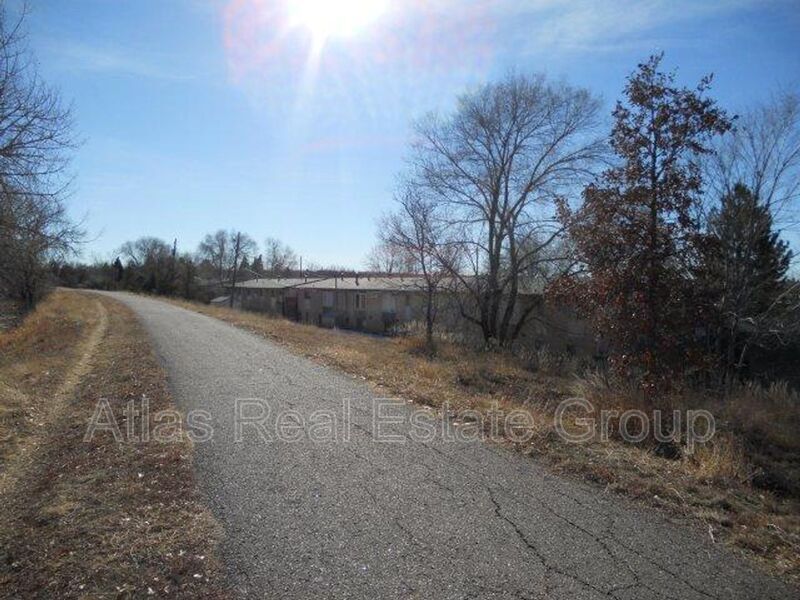 Foto del edificio - 2550 S Valley Hwy