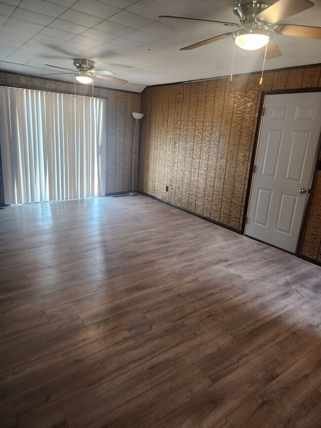 Foto del edificio - 7039 N 200 East Rd