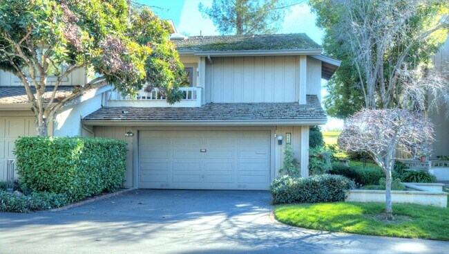 Building Photo - 660 Sand Hill Cir