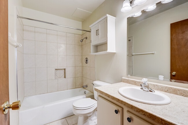 Building Photo - Charleston East Apartments