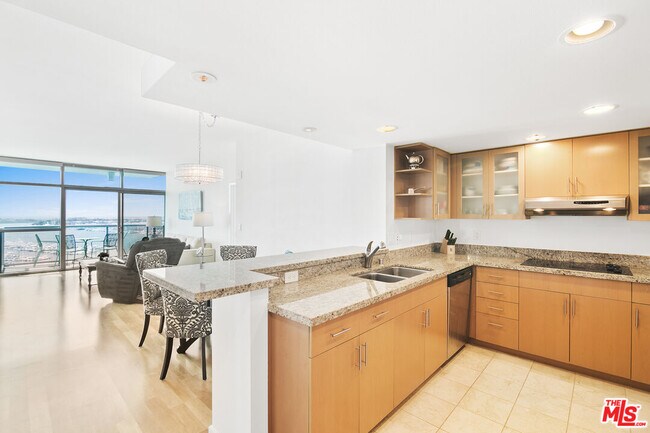 Foto del edificio - 13700 Marina Pointe Dr