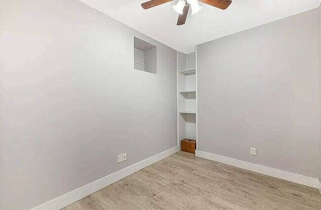 Foto del edificio - 448 W 46th ST