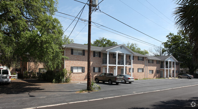 Building Photo - Windsor Arms Apartments