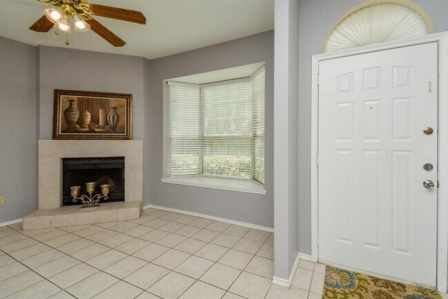 Foto del edificio - 8310 Wild Rose St