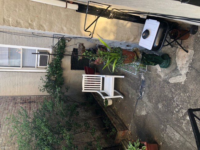 Foto del edificio - 2 br, 1 bath  - 2849 34th St