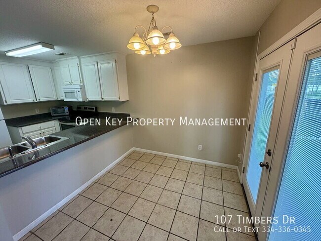 Foto del edificio - 107 Timbers Dr
