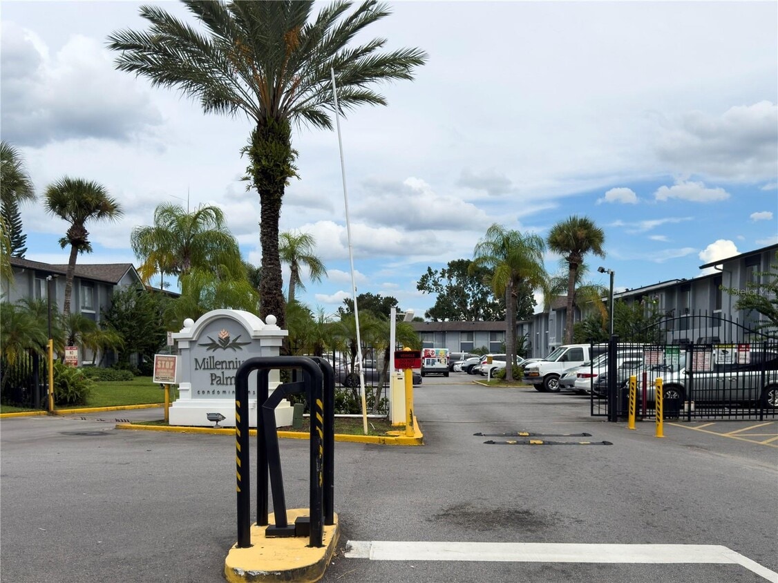 Foto principal - 4789 S Texas Ave