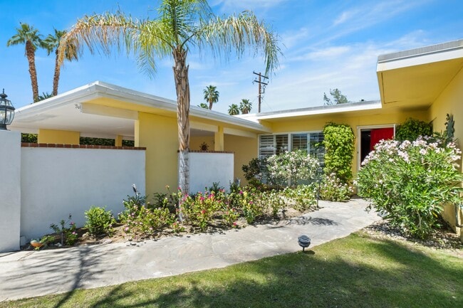 Foto del edificio - 74460 Fairway Dr