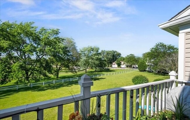 Building Photo - 1796 Vermont Dr