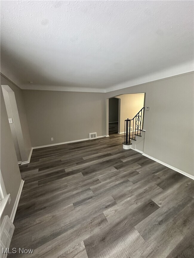 Foto del edificio - 14317 Granger Rd