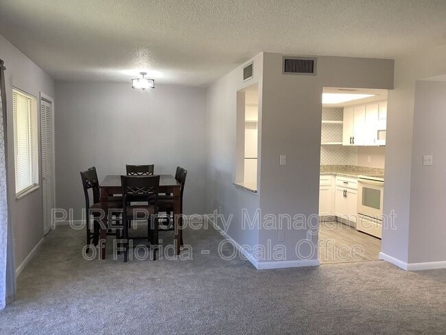 Building Photo - 574 Fairways Cir
