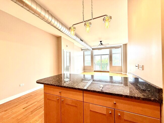 Foto del edificio - 837 S Western Ave