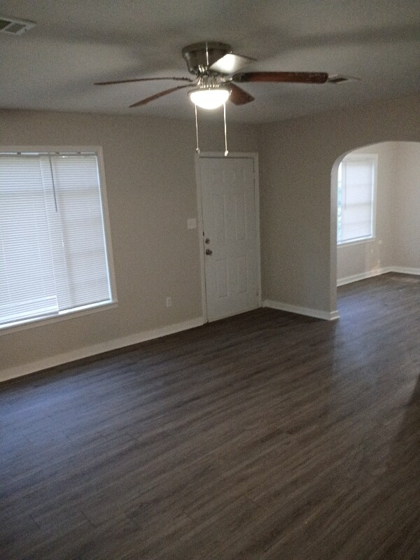 Foto del edificio - 4149 Cedar St