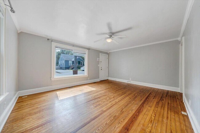 Foto del edificio - 812 Mississippi Ave NE