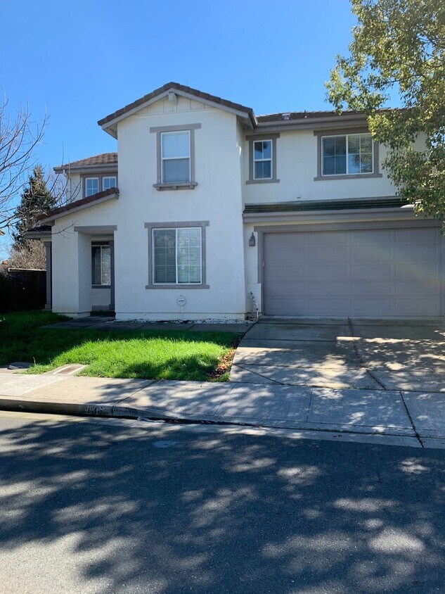 Primary Photo - 4 BEDROOM 3 BATH HOME LOCATED IN AMERICAN ...