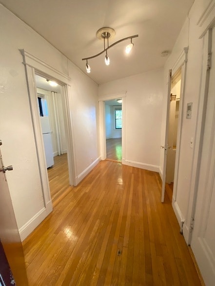 Building Photo - 122 Riverway
