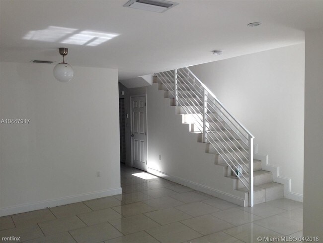 Building Photo - 2 br, 2 bath  - 453 NE 68th St # 45