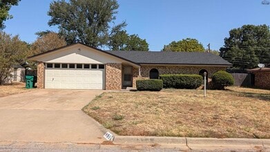 Building Photo - 991 Cheryl Dr