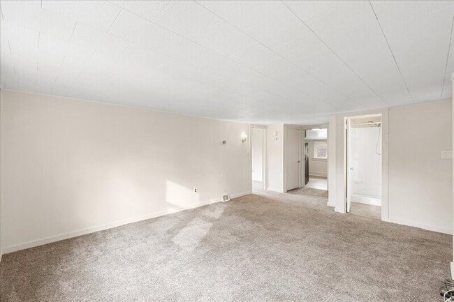 Foto del edificio - 139 Leona Ave