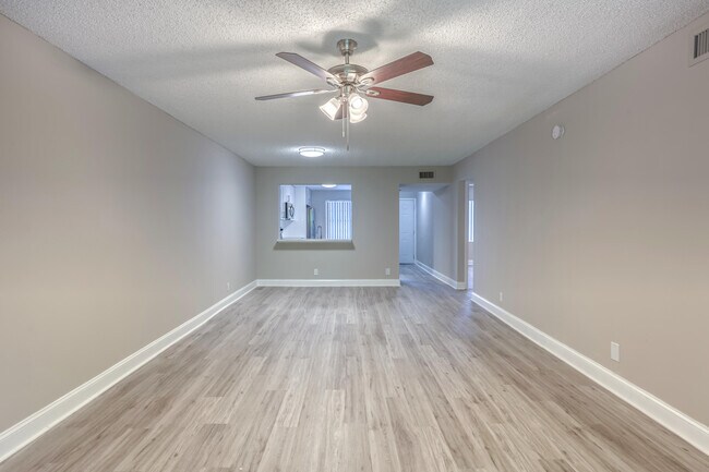 Foto del edificio - 230 SE 10th St