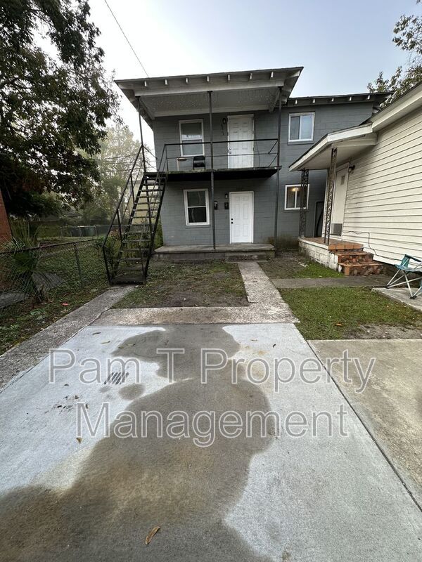 Primary Photo - 631 1/2 W 35th