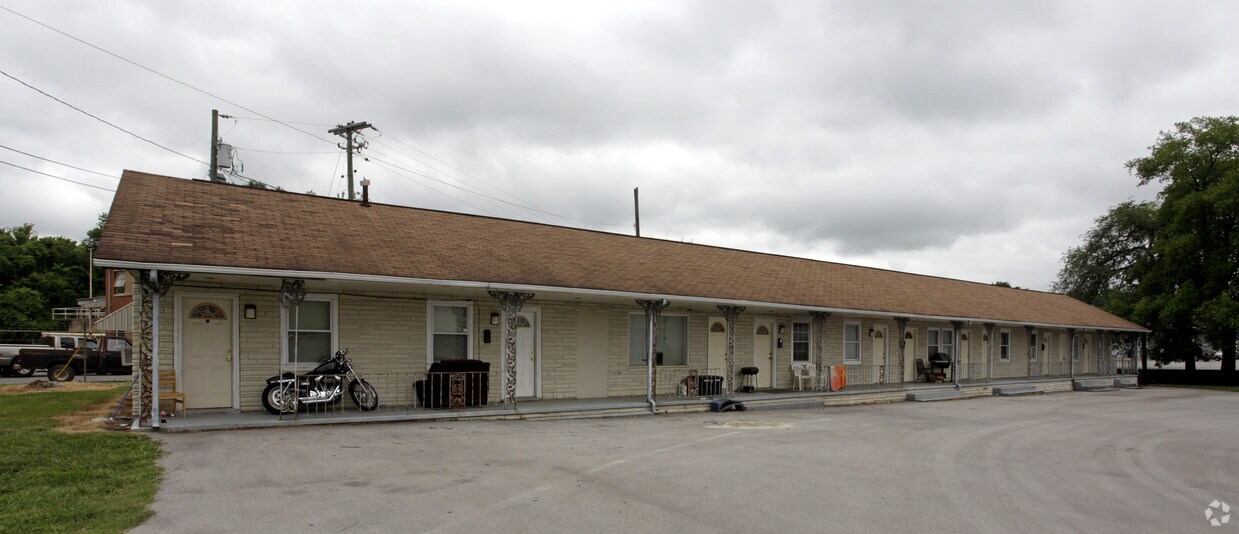 Primary Photo - 540 S Main St