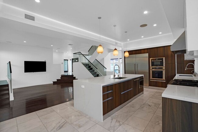 Building Photo - Experience Modern Luxury in this Stunning 4-Bedroom Smart Home in the Heart of 90027