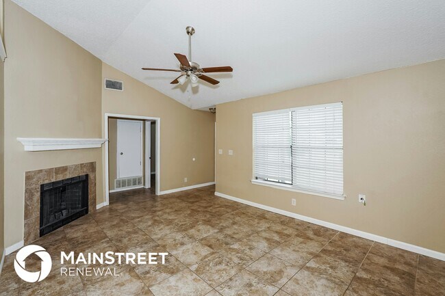 Foto del edificio - 7937 Camelot Rd