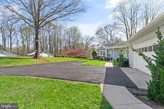 Building Photo - 5709 Fincham Ct