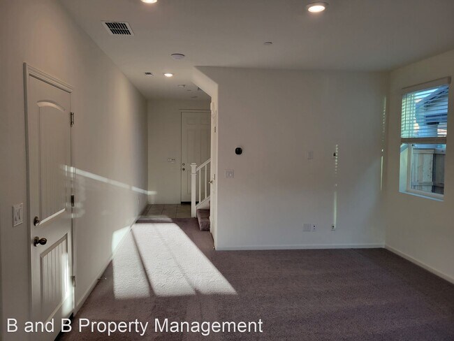 Foto del edificio - 3 br, 2.5 bath House - 5402 Honker Court
