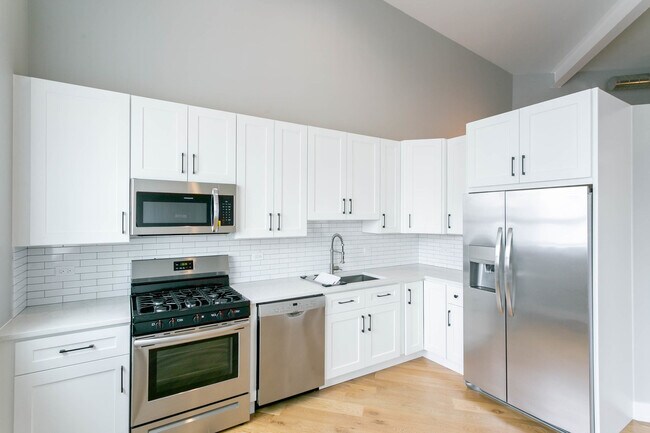 Foto del edificio - 1470 W Webster Ave