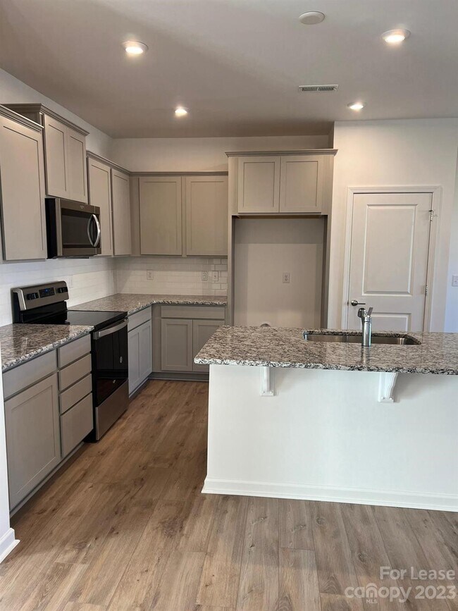 Foto del edificio - 16208 Leading St