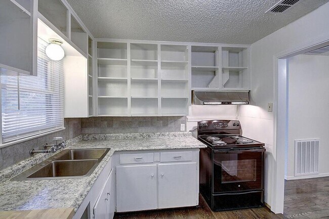 Foto del edificio - 746 Collingswood Dr