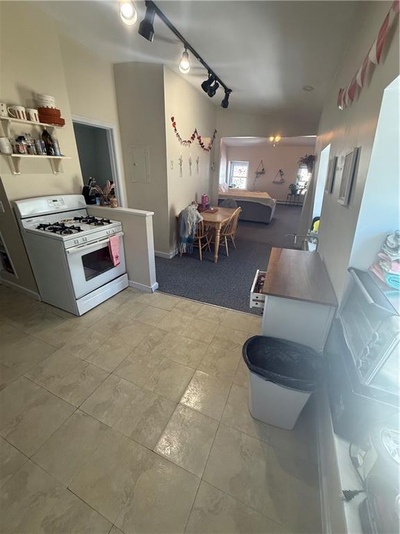 Foto del edificio - 9 1/2 W Narragansett Ave