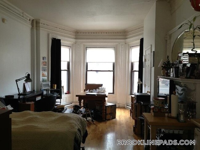 Foto del edificio - 1061 Beacon St