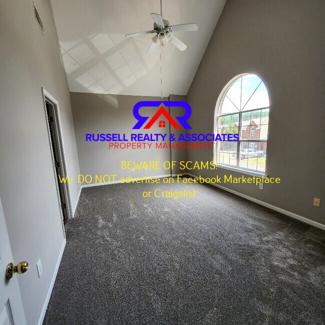 Foto del edificio - 536 Treymoor Lake Cir