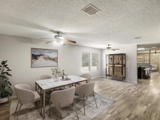 Building Photo - 8212 Canoe Ridge Ln