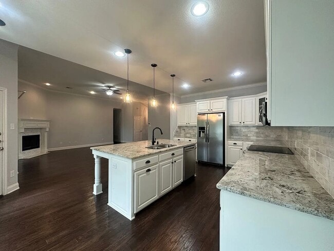 Building Photo - 2220 Dominic Ct