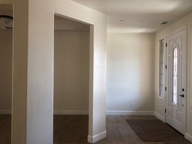 Foto del edificio - 3084 Windmill Ct