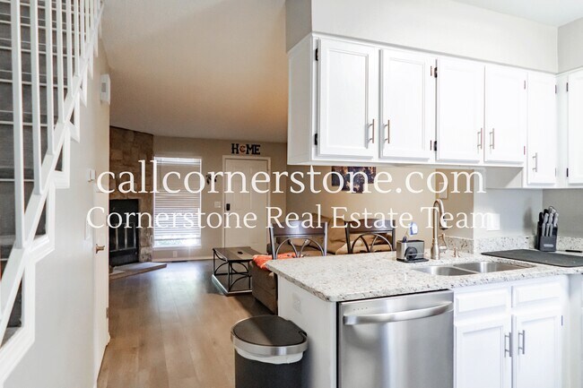 Building Photo - 3618 Queen Anne Way